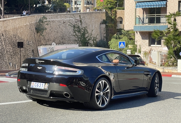 Aston Martin V12 Vantage