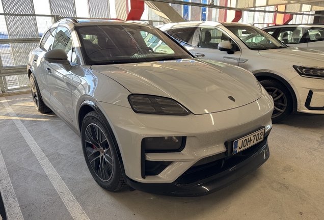 Porsche Macan EV Turbo