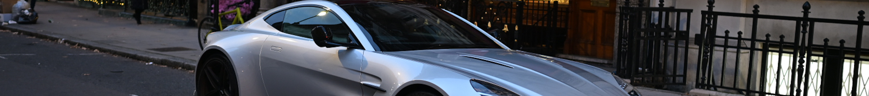 Aston Martin Vantage 2024