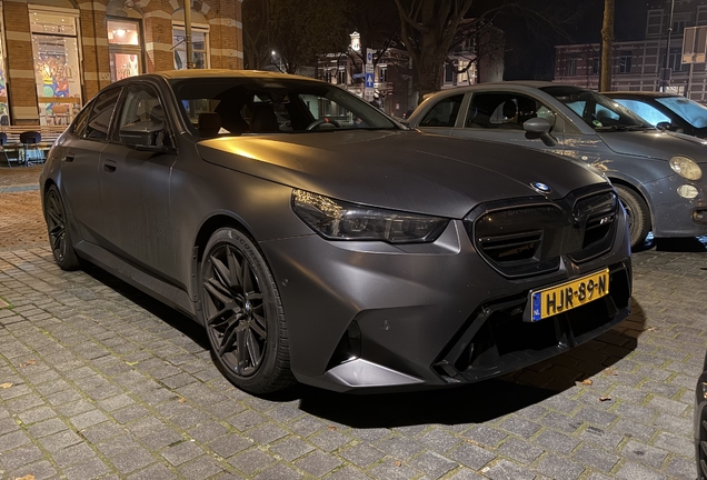BMW M5 G90