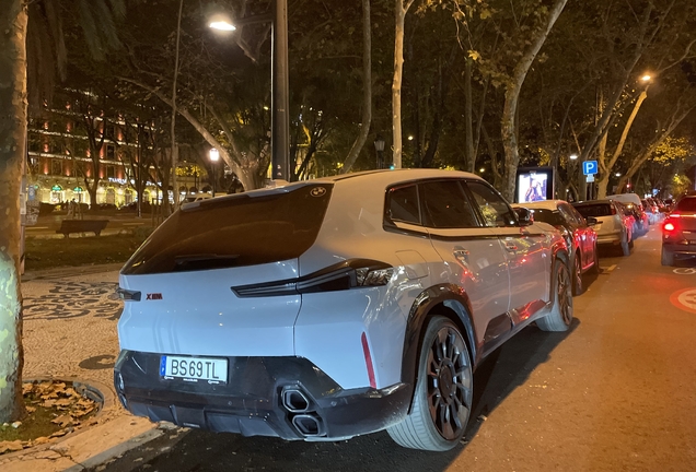 BMW XM G09 Label Red