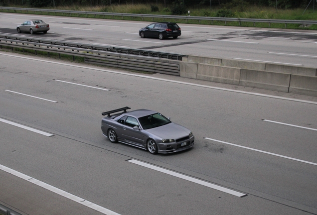 Nissan Skyline R34 GT-R