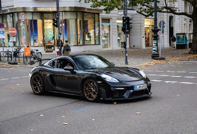 Porsche 718 Cayman GT4 RS Weissach Package