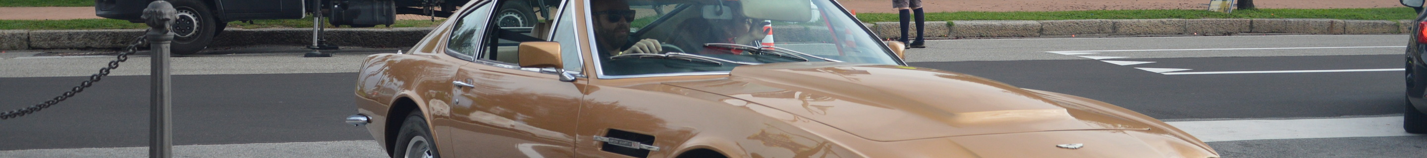 Aston Martin DBS V8 1969 - 1972