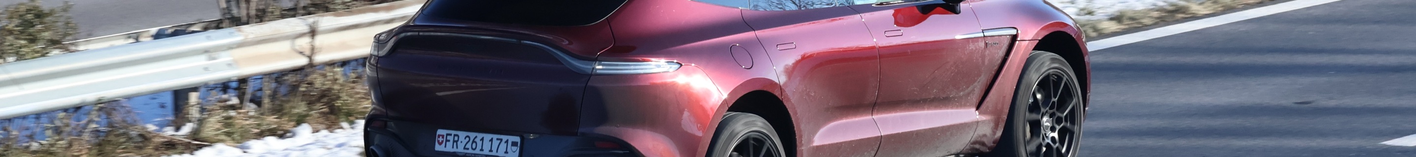 Aston Martin DBX