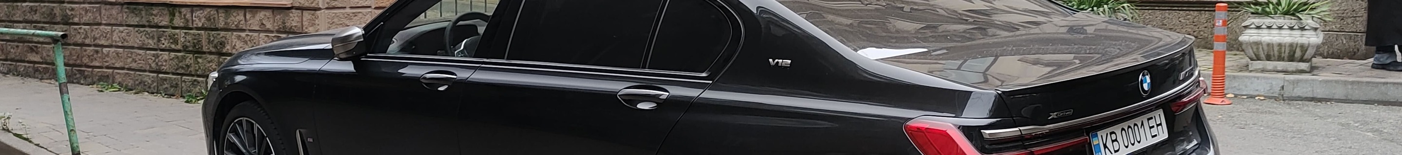 BMW M760Li xDrive 2019