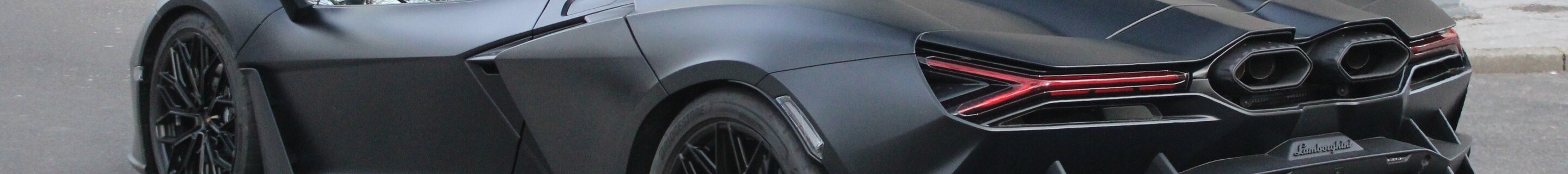 Lamborghini Revuelto