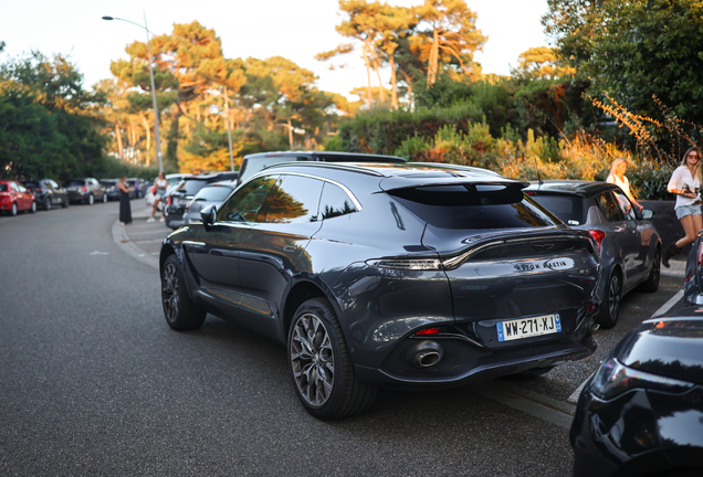 Aston Martin DBX
