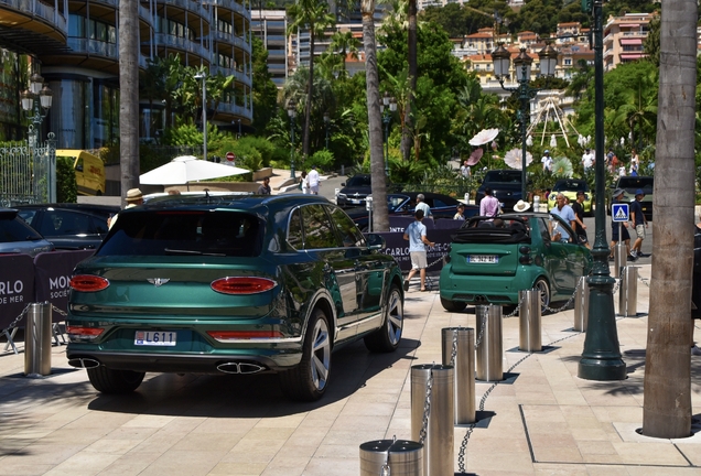 Bentley Bentayga Azure 2024