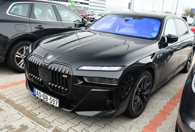 BMW M760e xDrive