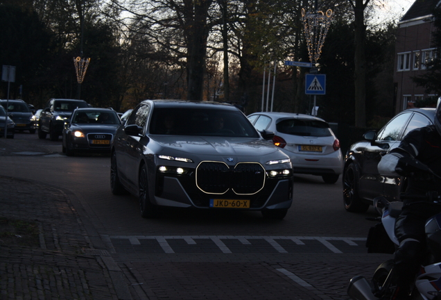 BMW M760e xDrive