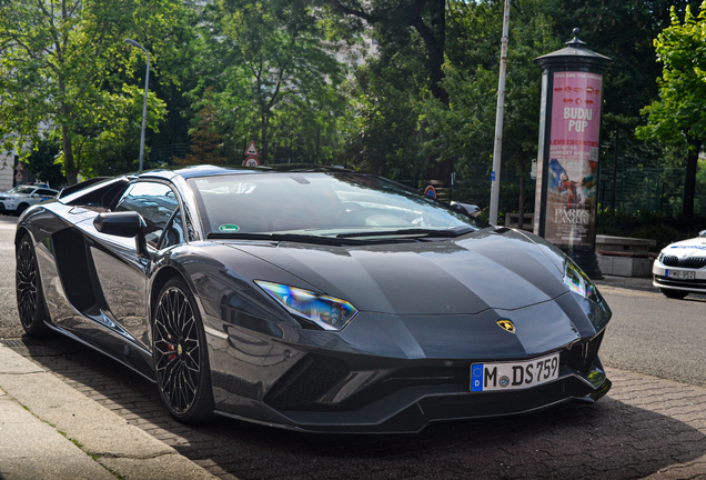 Lamborghini Aventador S LP740-4 Roadster