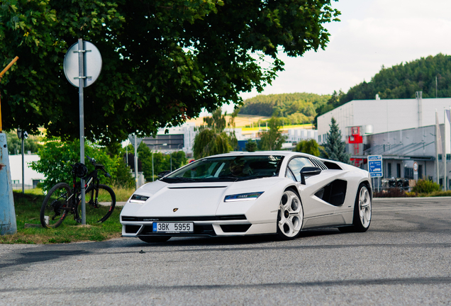 Lamborghini Countach LPI 800-4