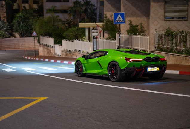 Lamborghini Revuelto