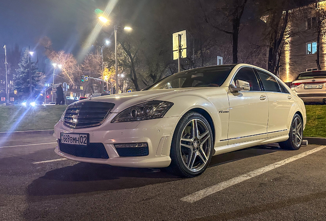 Mercedes-Benz S 65 AMG V221 2010
