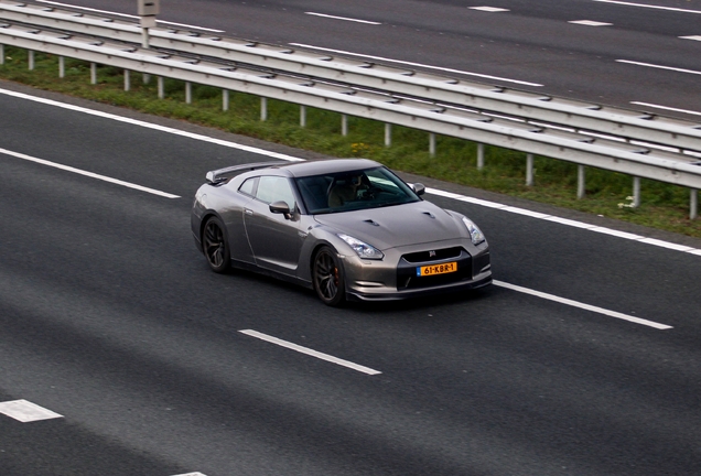 Nissan GT-R