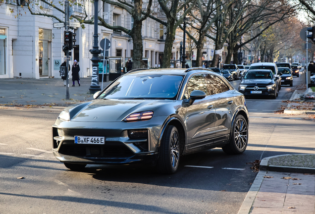Porsche Macan EV Turbo