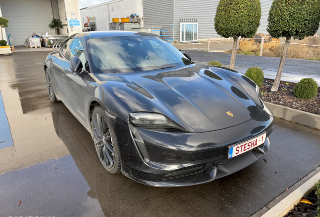 Porsche Taycan Turbo