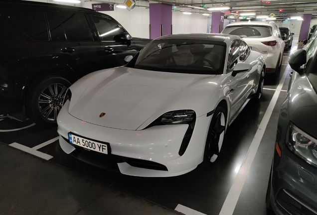 Porsche Taycan Turbo