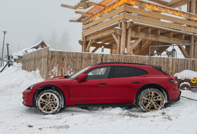 Porsche Taycan Turbo S Cross Turismo
