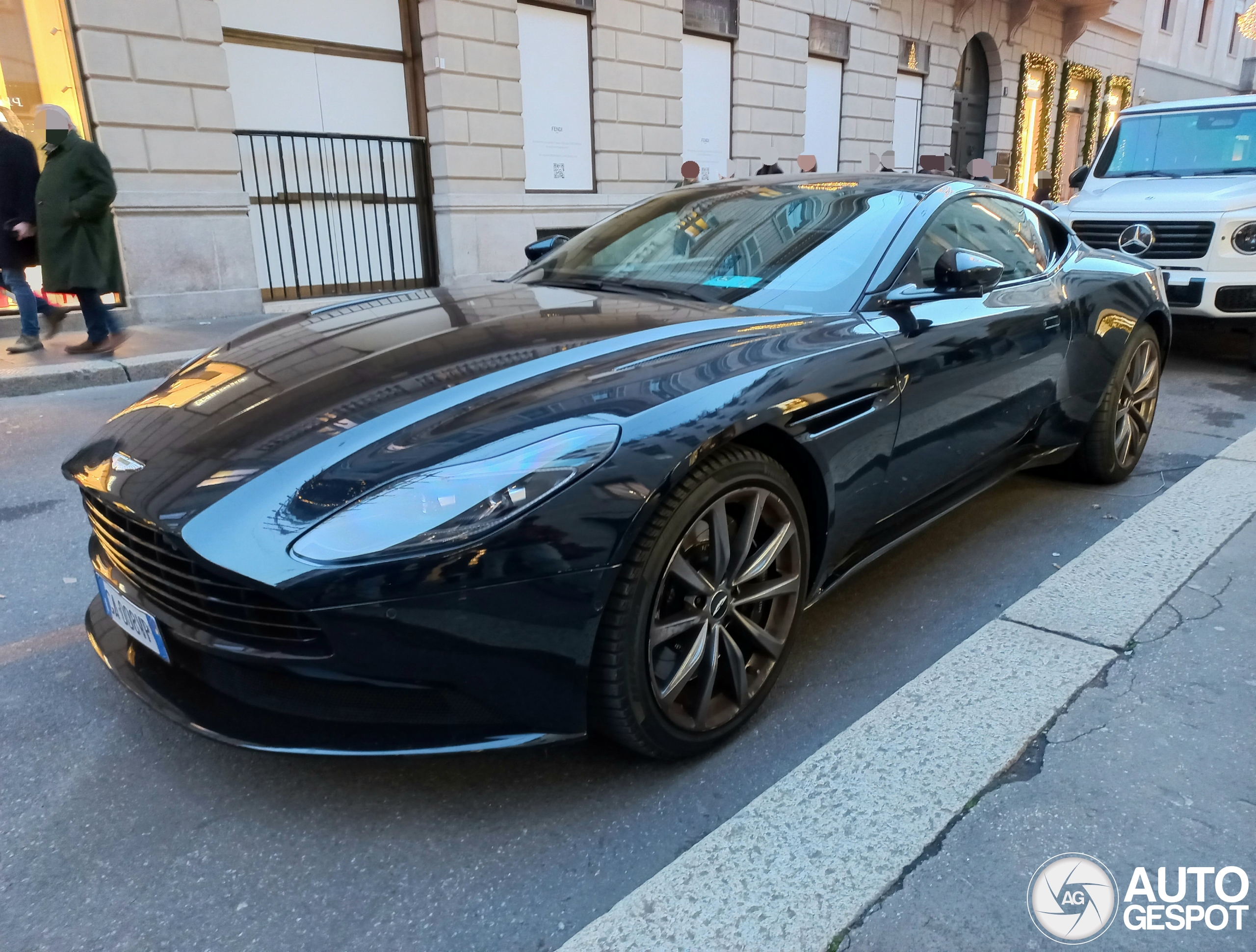 Aston Martin DB11 V8 - 23 November 2025 - Autogespot