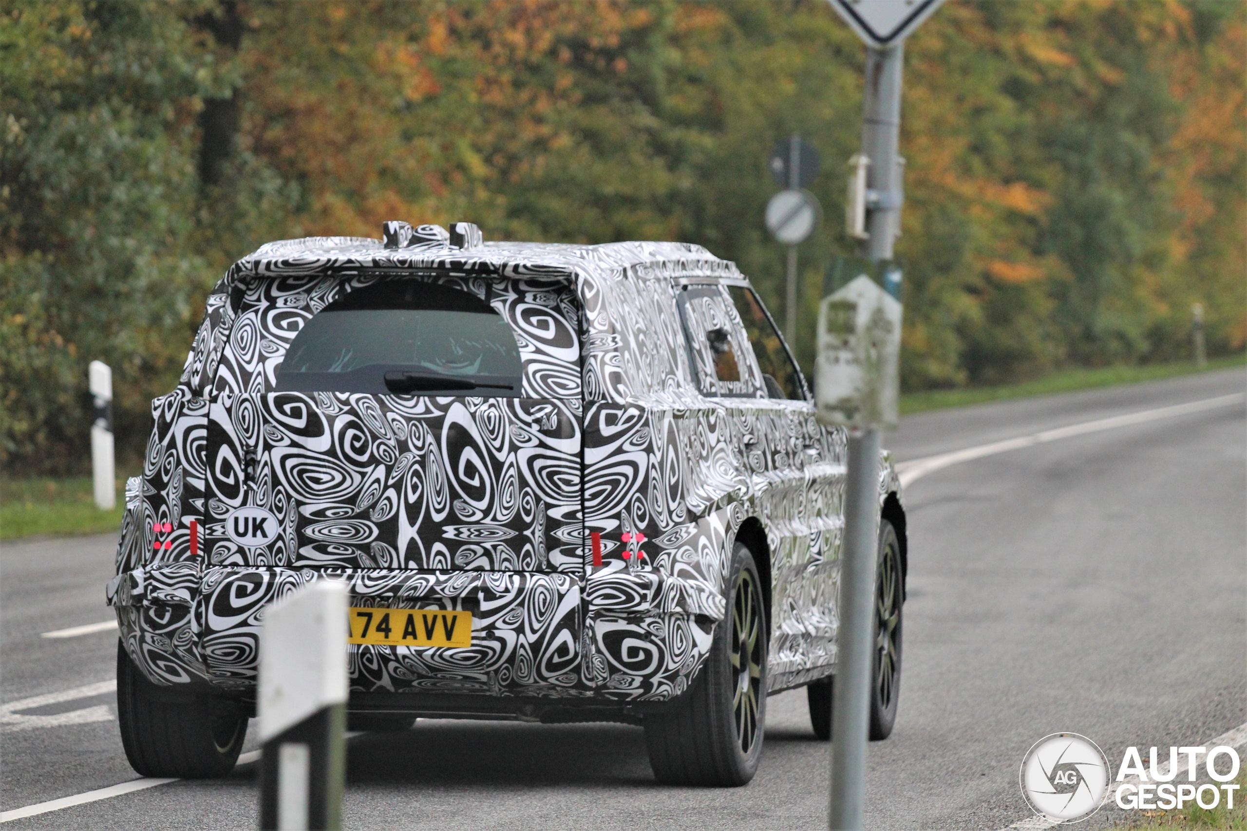 Land Rover Defender Sport