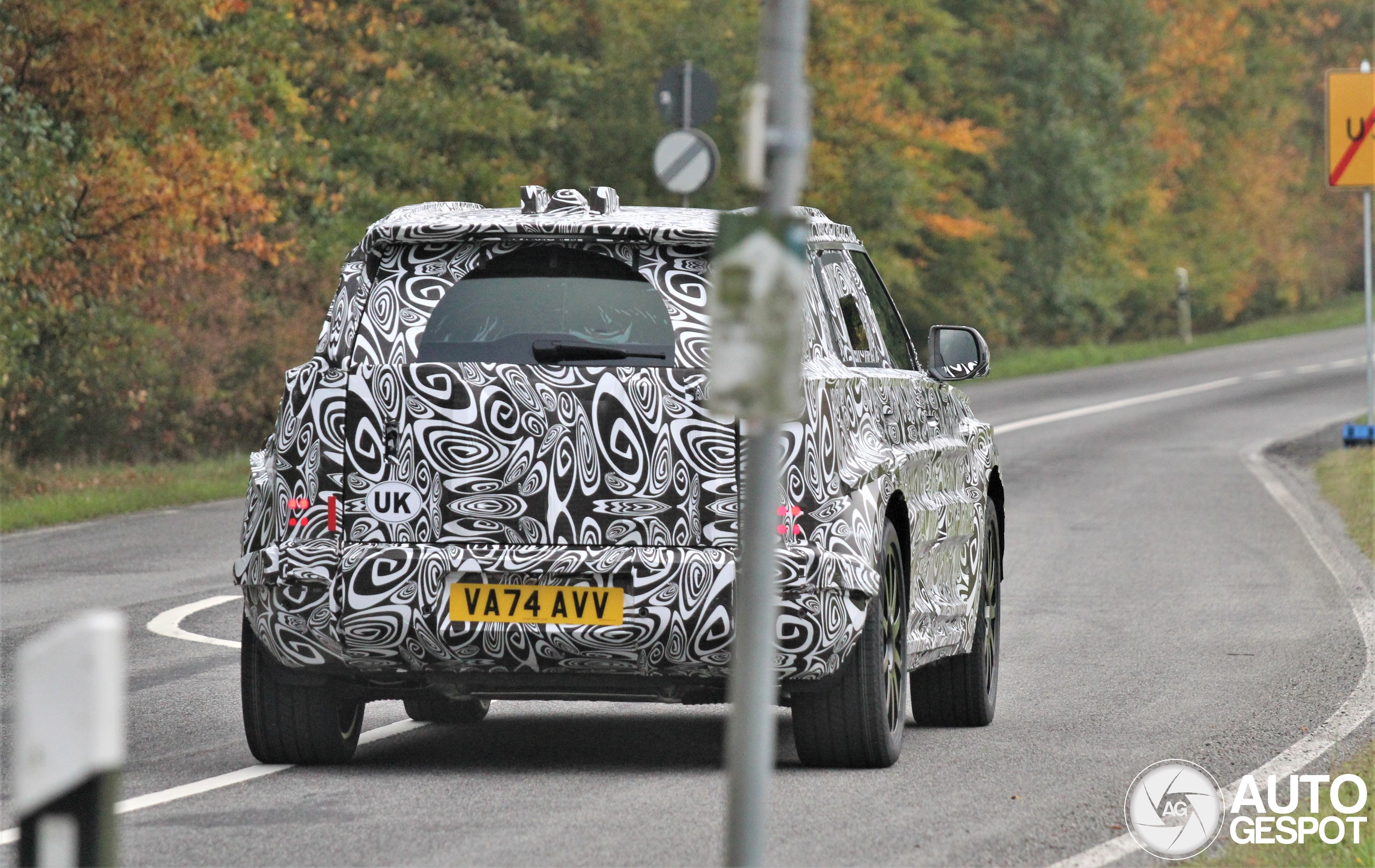 Land Rover Defender Sport