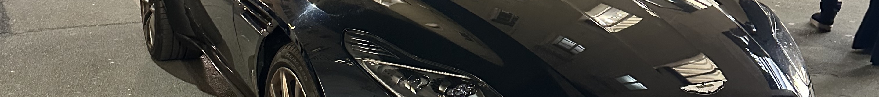 Aston Martin DB11 V8