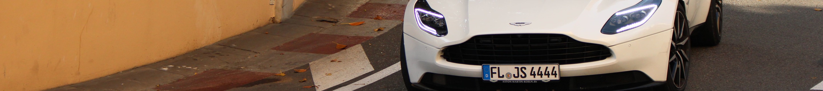 Aston Martin DB11 V8 Volante