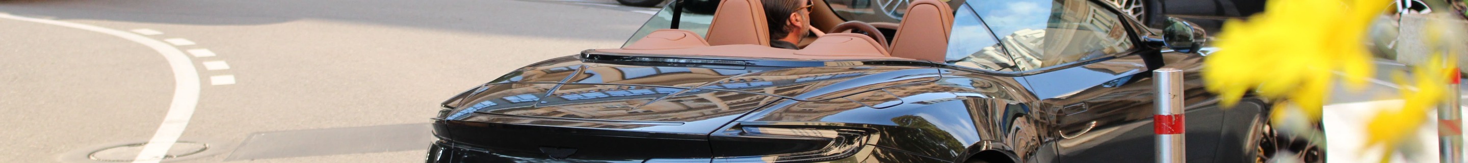 Aston Martin DB12 Volante