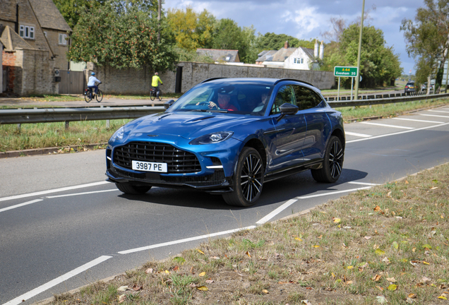 Aston Martin DBX707