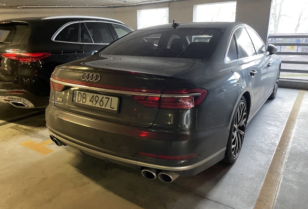 Audi S8 D5