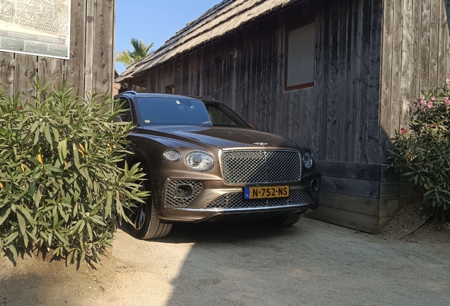 Bentley Bentayga Hybrid 2021