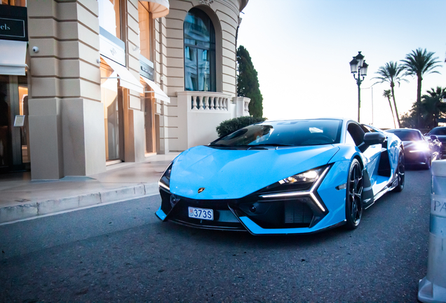 Lamborghini Revuelto