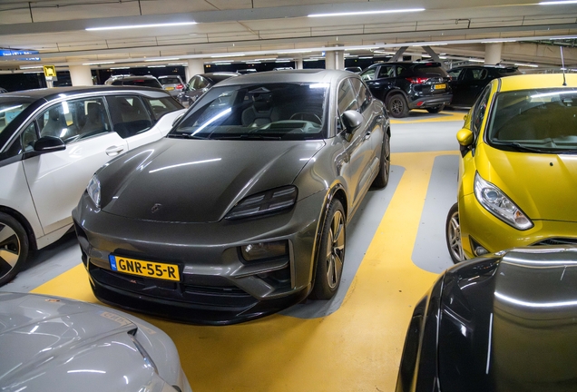 Porsche Macan EV Turbo