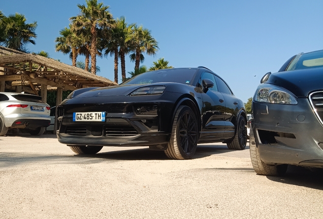 Porsche Macan EV Turbo