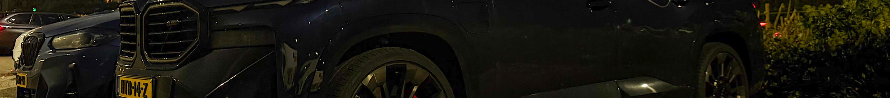 BMW XM G09 Label Red