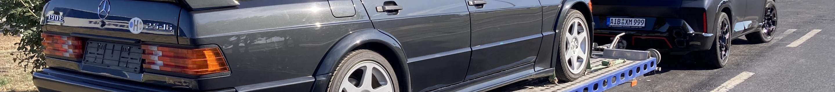 BMW XM G09 Label Red