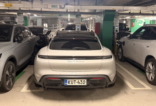 Porsche Taycan Turbo S Cross Turismo