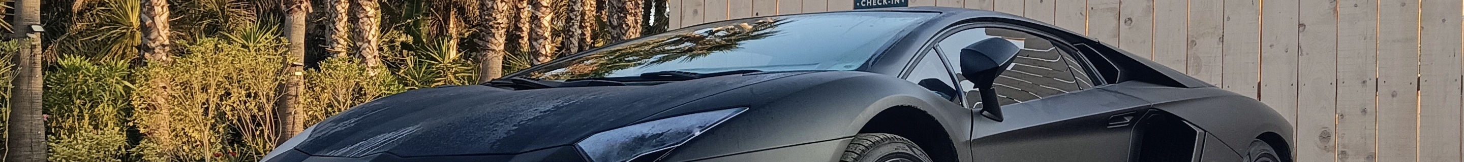 Lamborghini Aventador LP700-4