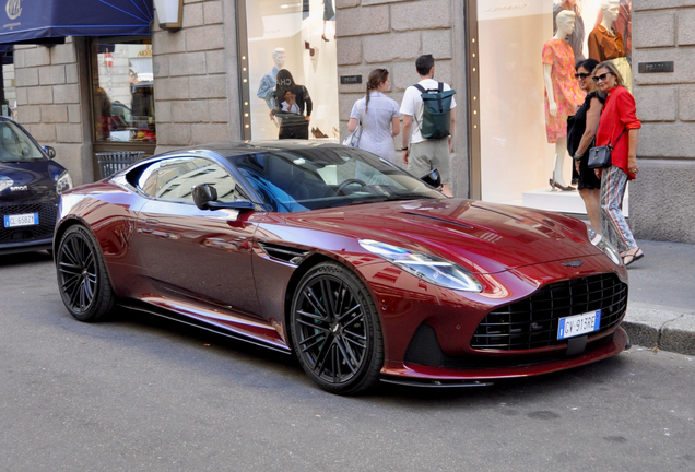 Aston Martin DB12