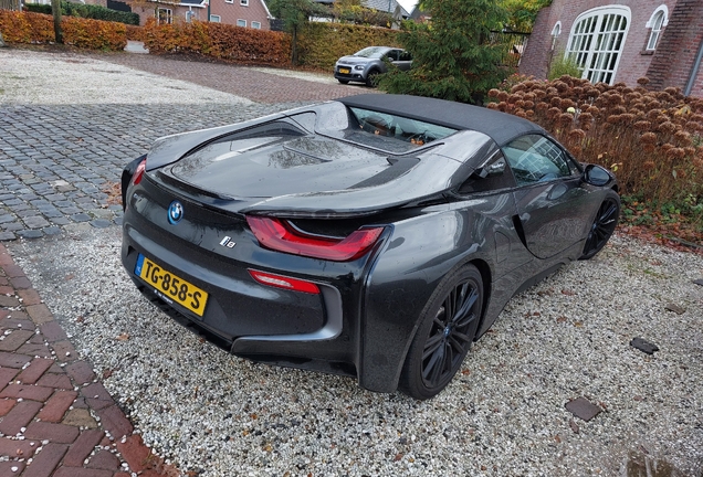 BMW i8 Roadster