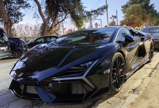 Lamborghini Revuelto
