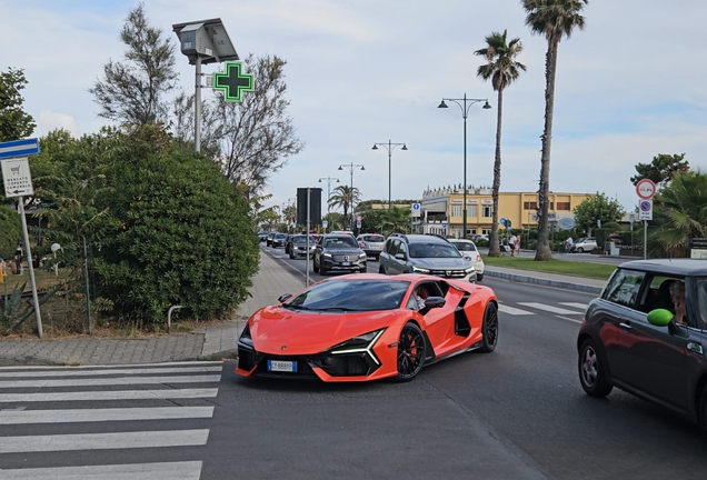 Lamborghini Revuelto