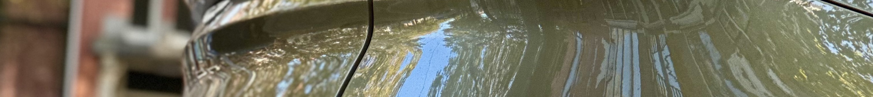 Aston Martin DBS Superleggera OHMSS Edition