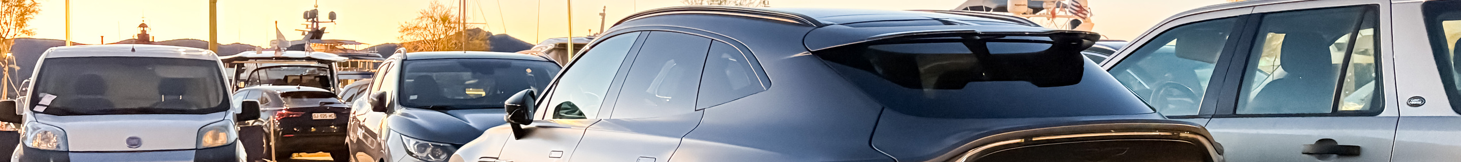 Aston Martin DBX707