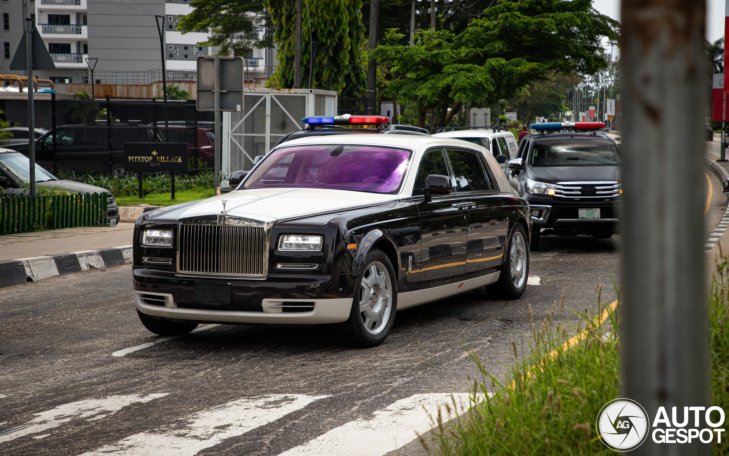 2x Rolls-Royce Phantom in Nigeria