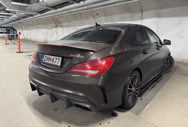 Mercedes-Benz CLA 45 AMG C117