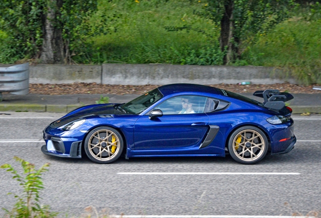 Porsche 718 Cayman GT4 RS Weissach Package
