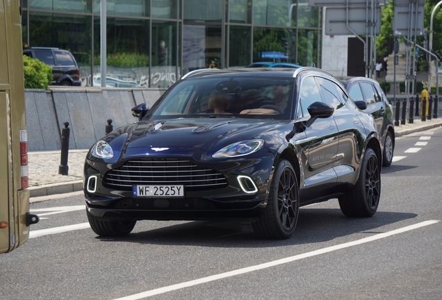 Aston Martin DBX